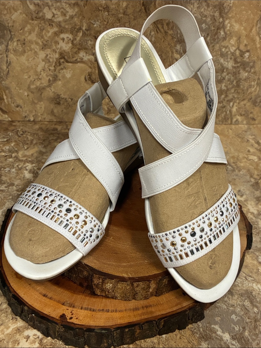 Laura Scott White Embellished Slingback Sandals. 8M. EUC